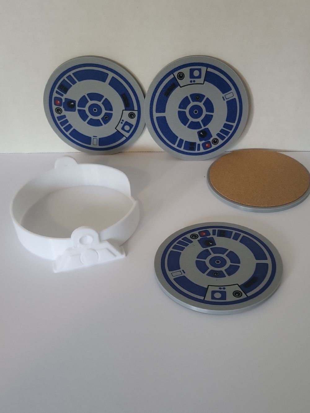 R2-D2 modular drink 4 coaster setoasters mimic the iconic top-down do